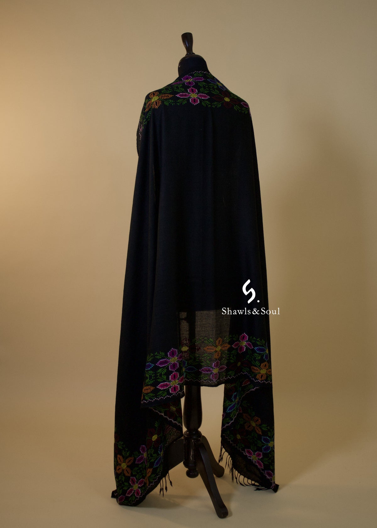 Gul-e-Mehr Black