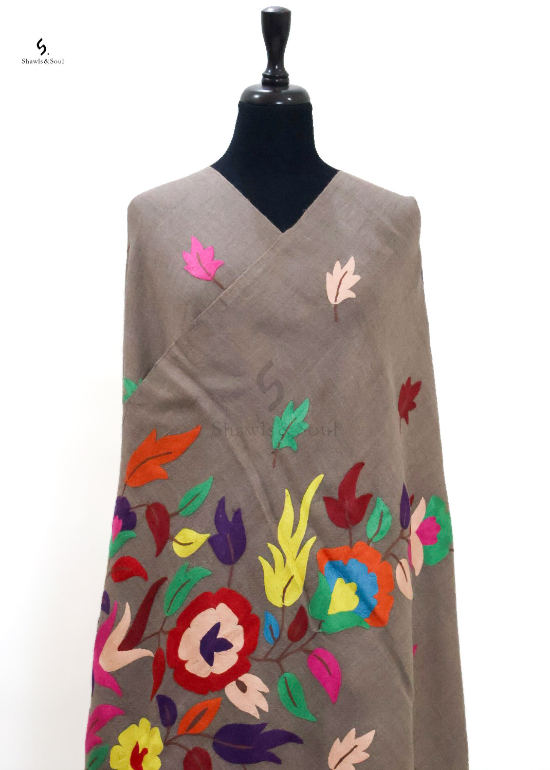 Aari Floral C