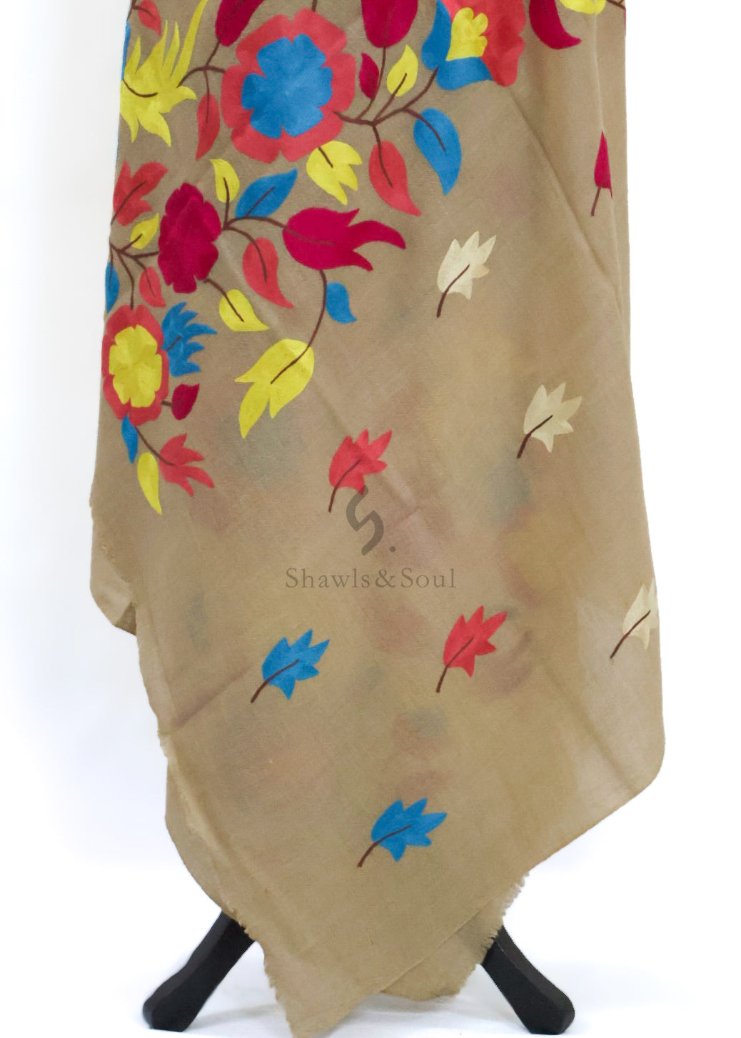 Aari Floral D