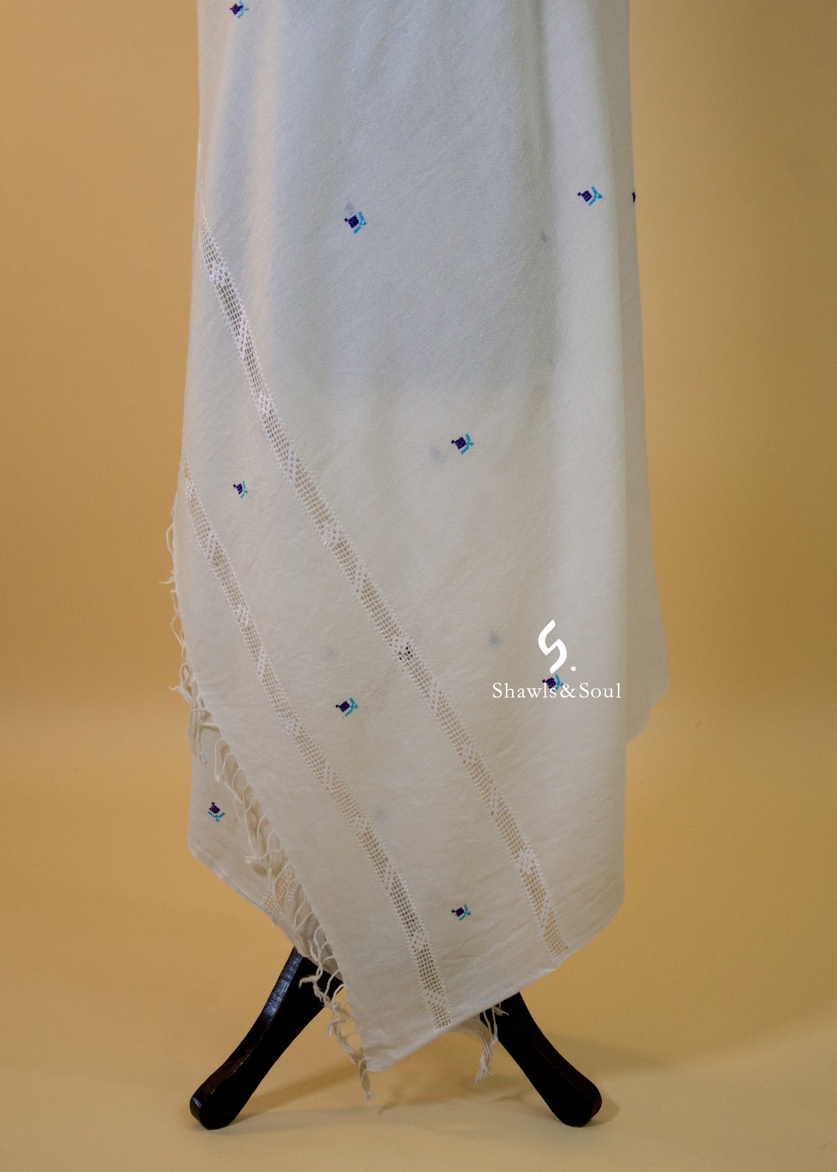 Aveen Shawl