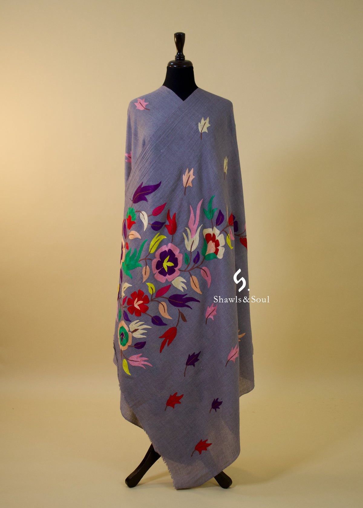 Aari Floral E