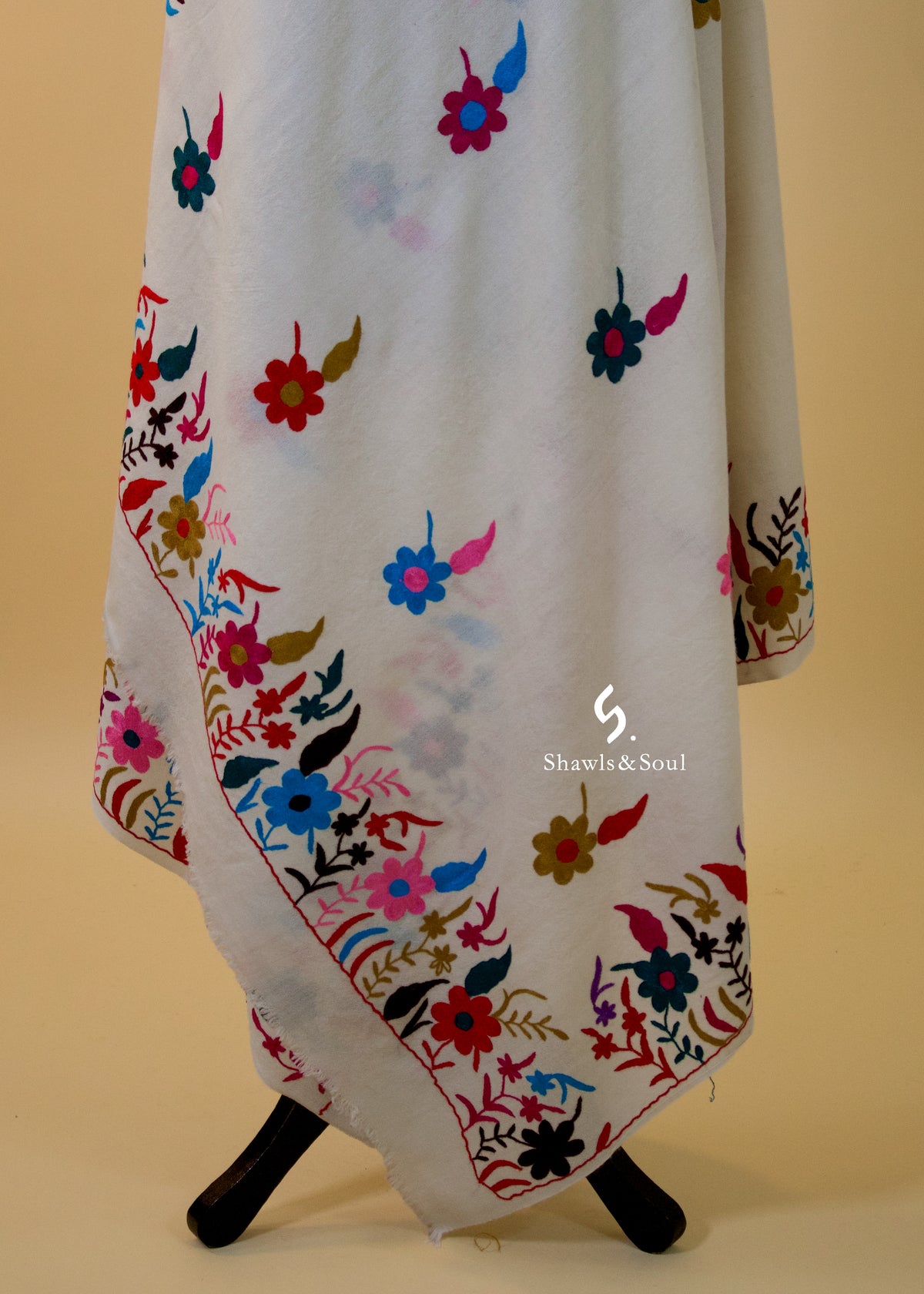 Aakash Shawl E