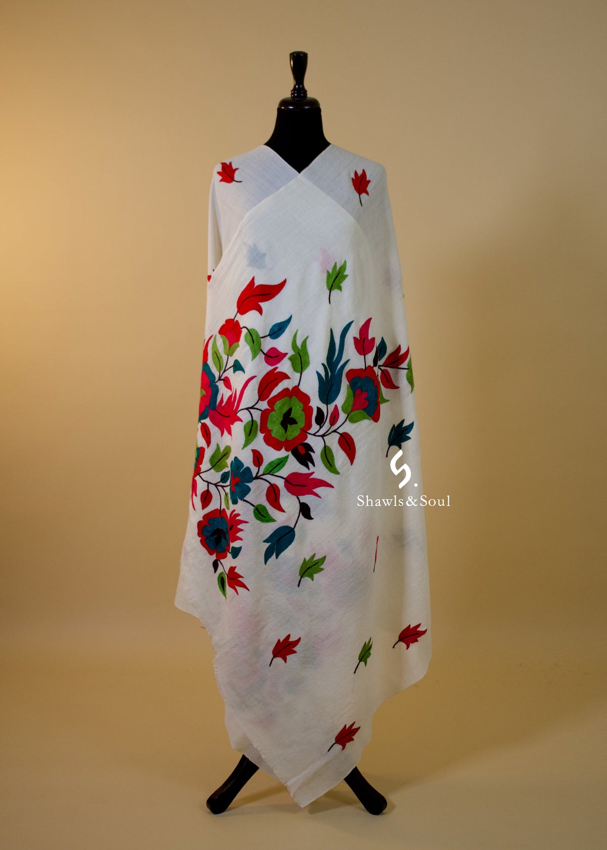 Aari Floral White