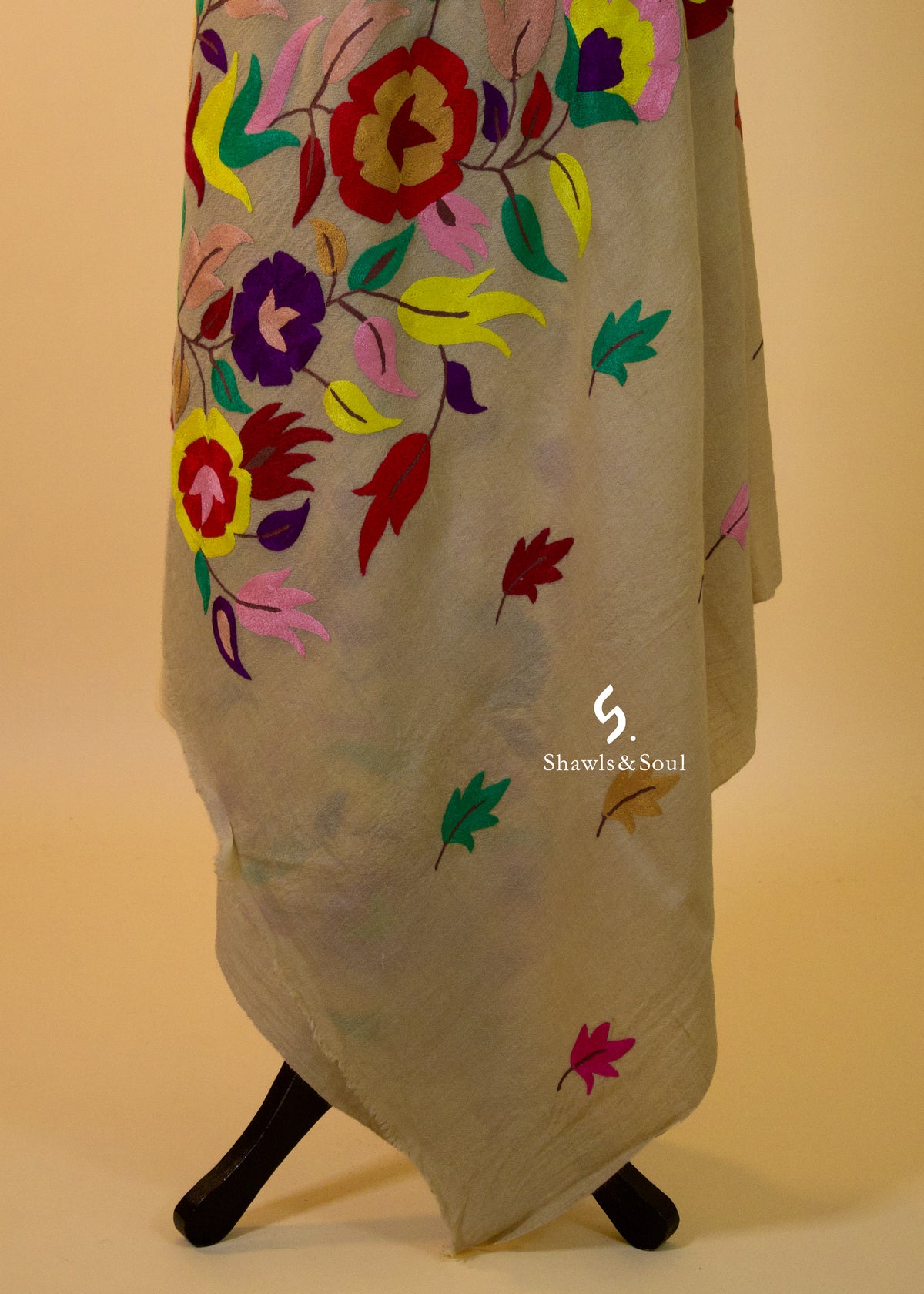 Aari Floral D