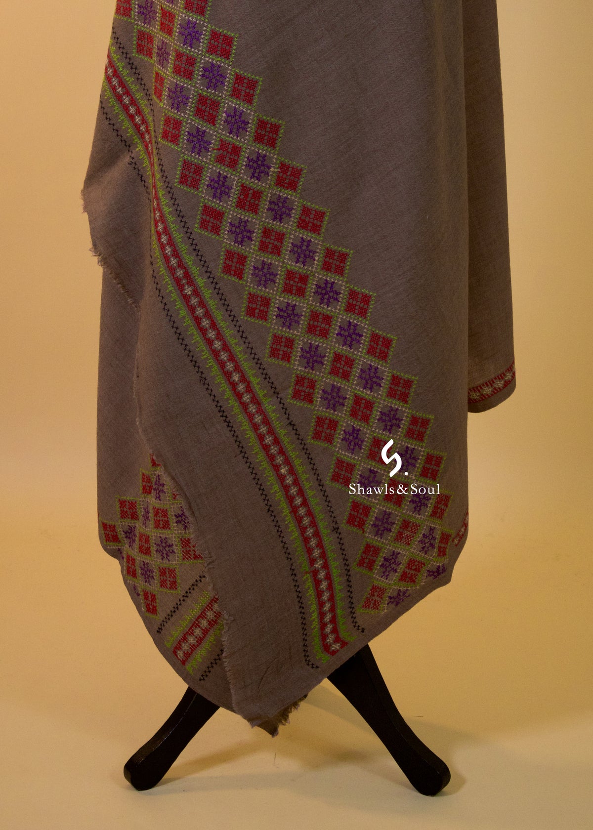 Crossed Elegance D