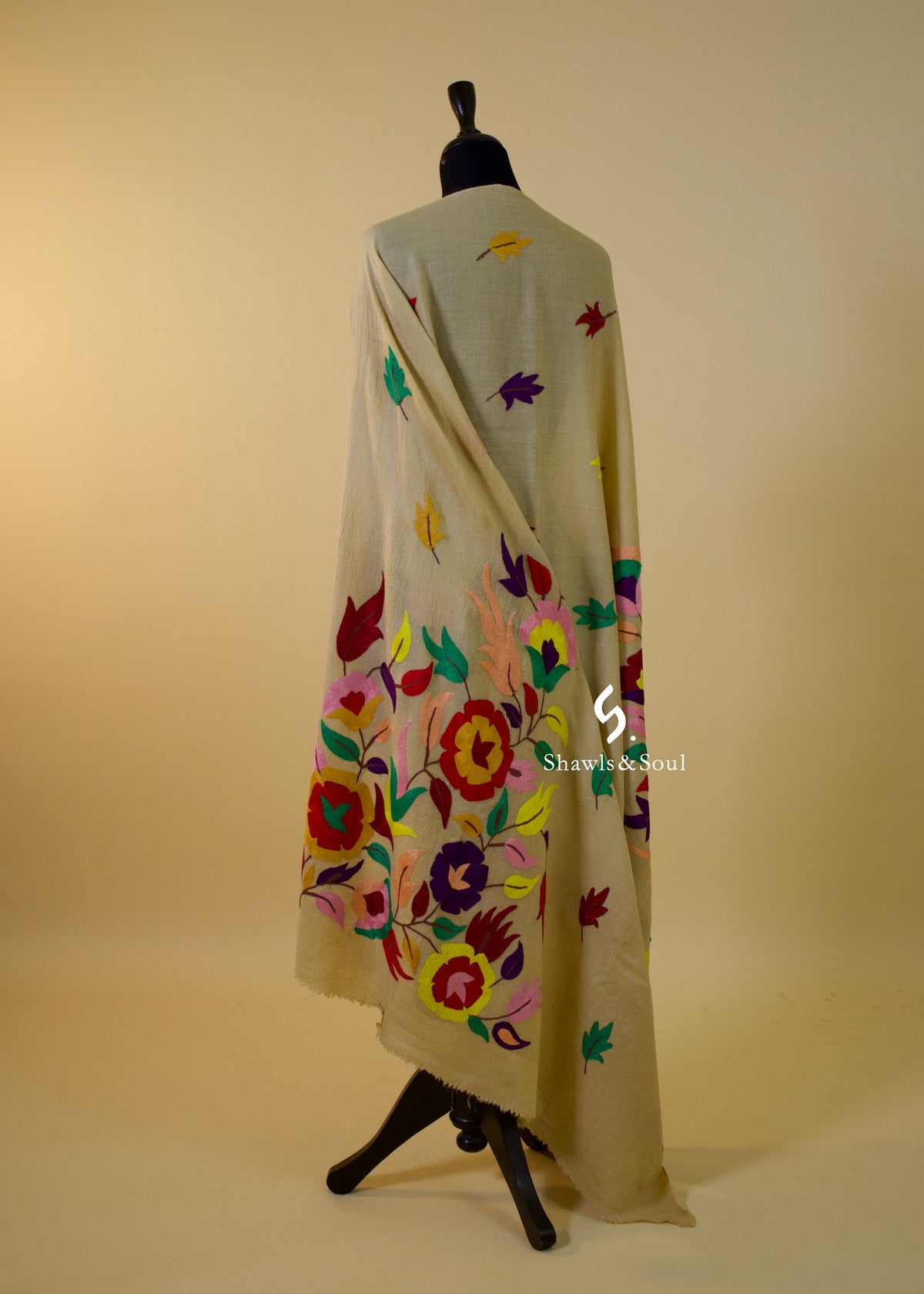 Aari Floral D