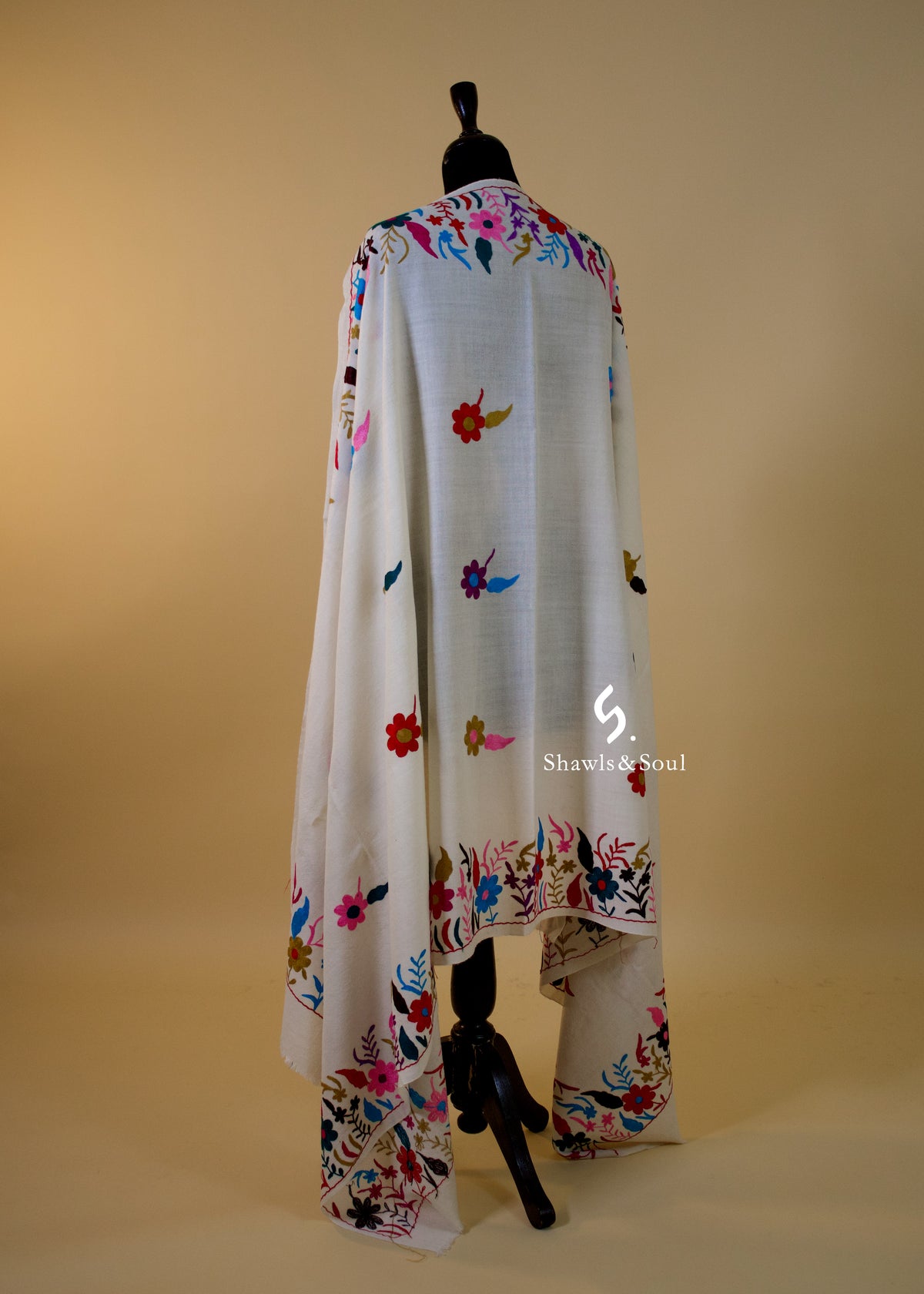 Aakash Shawl E