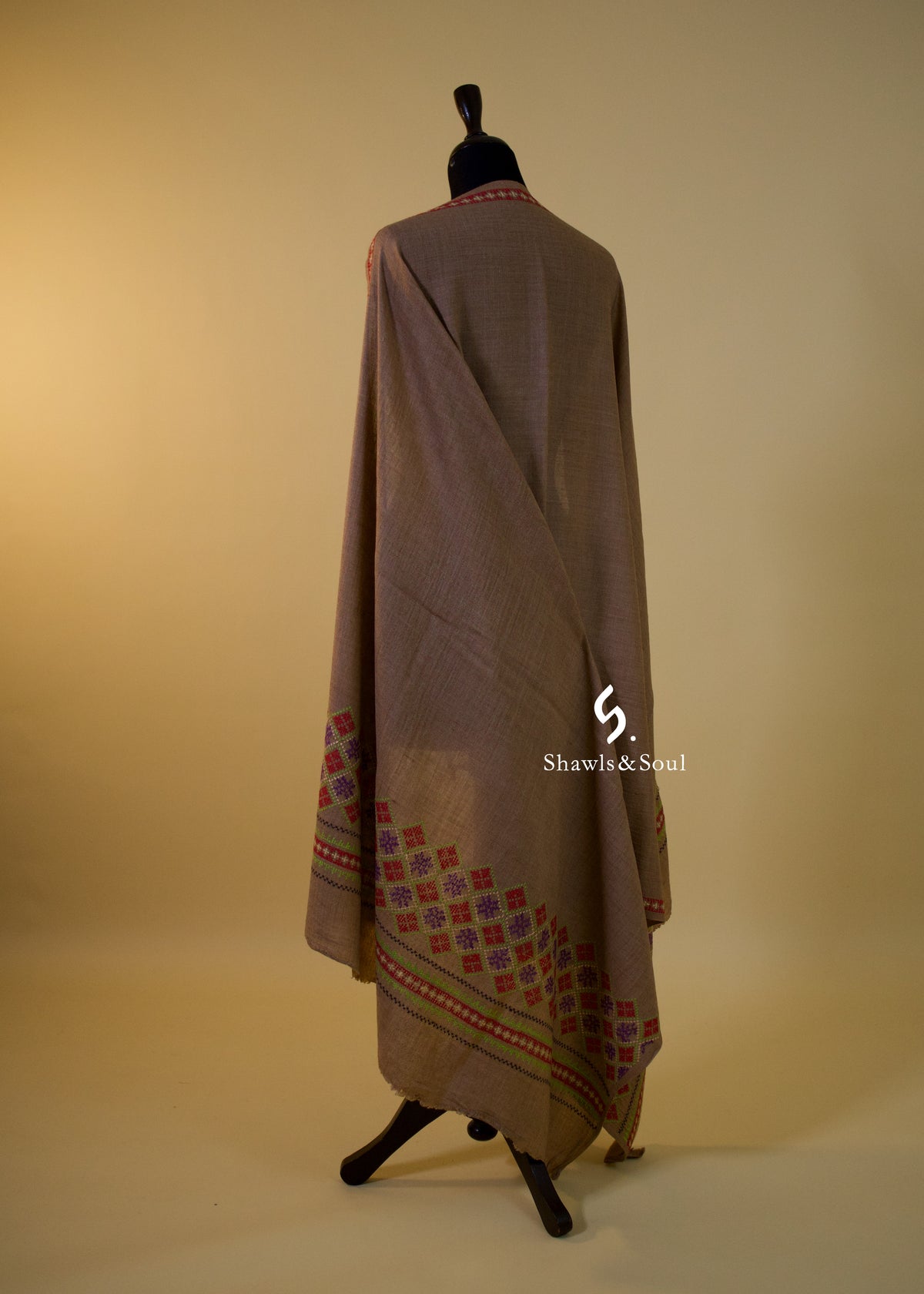 Crossed Elegance D