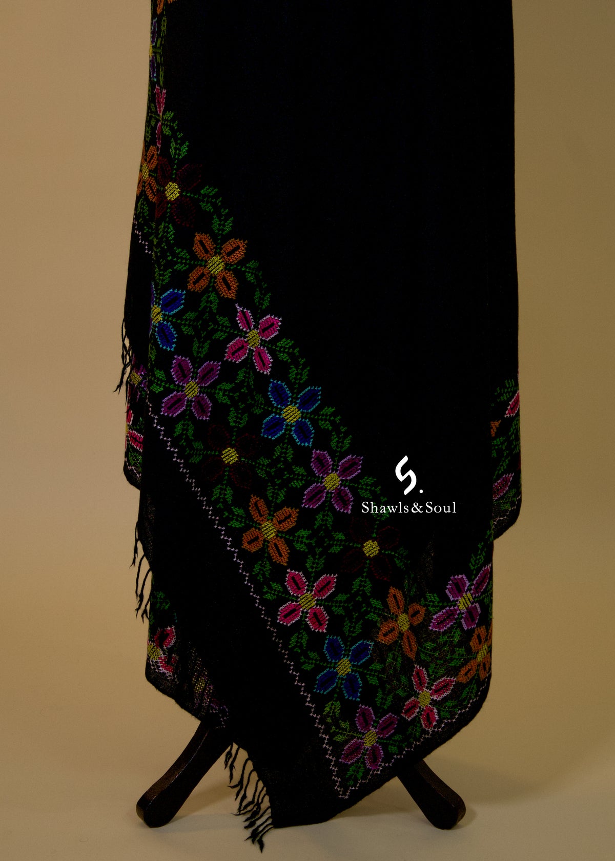 Gul-e-Mehr Black