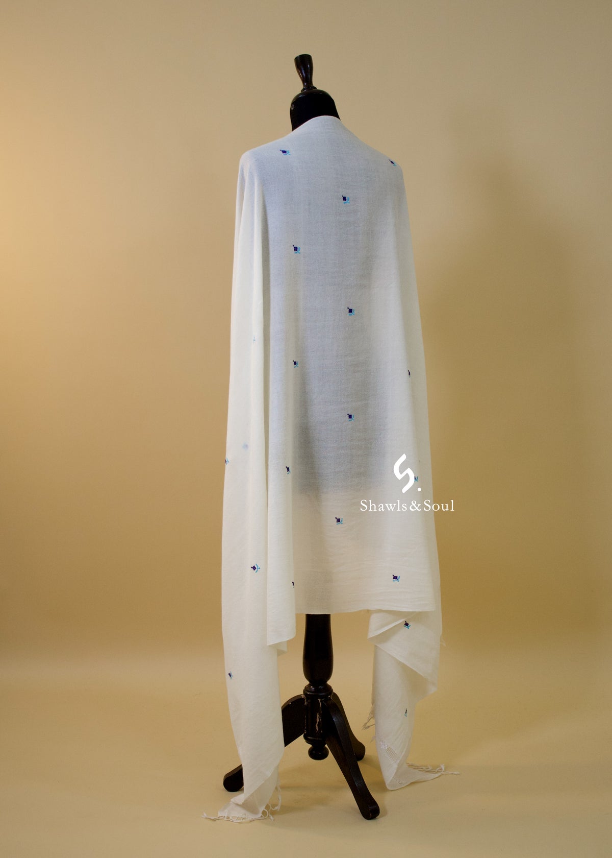 Aveen Shawl