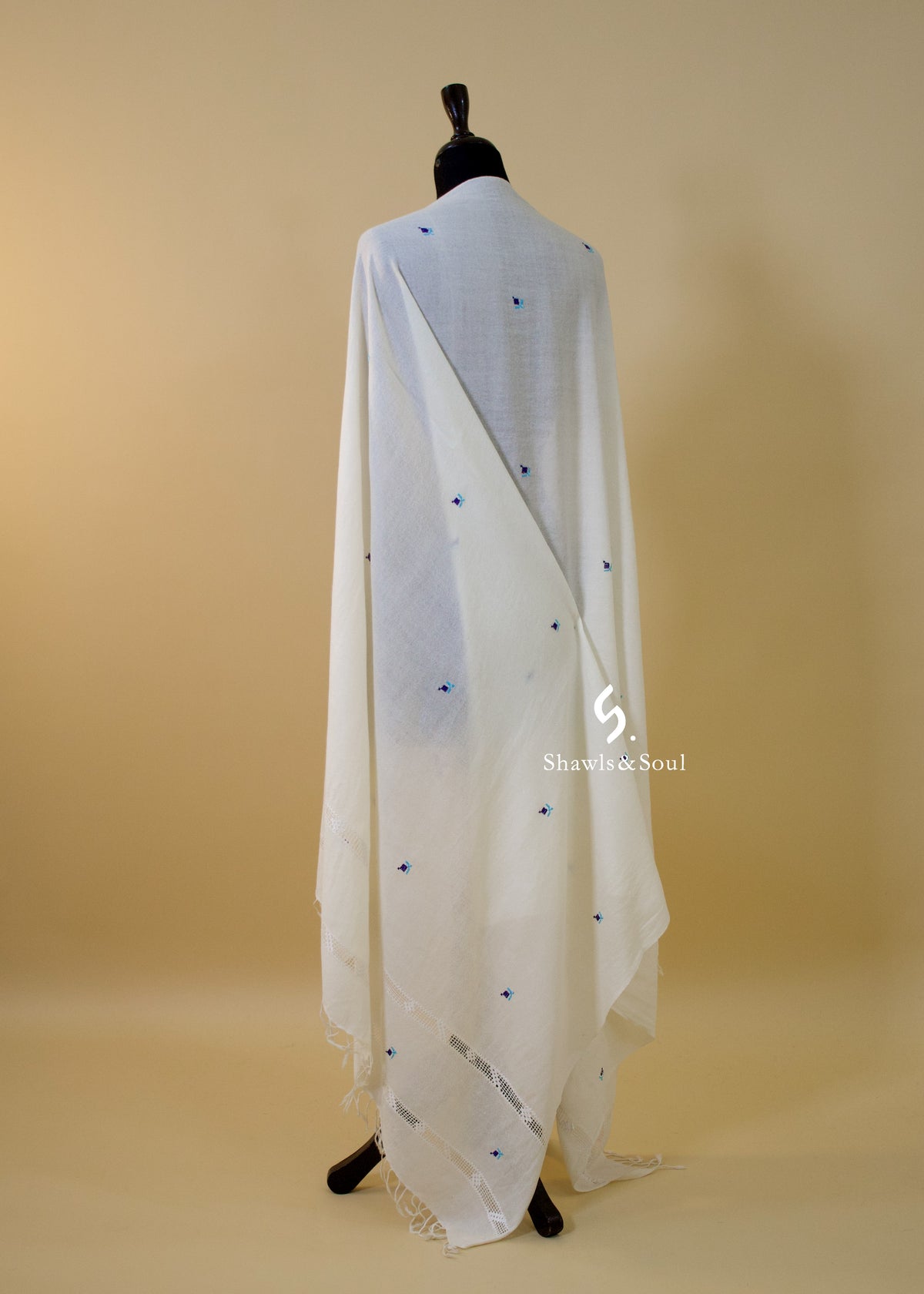 Aveen Shawl