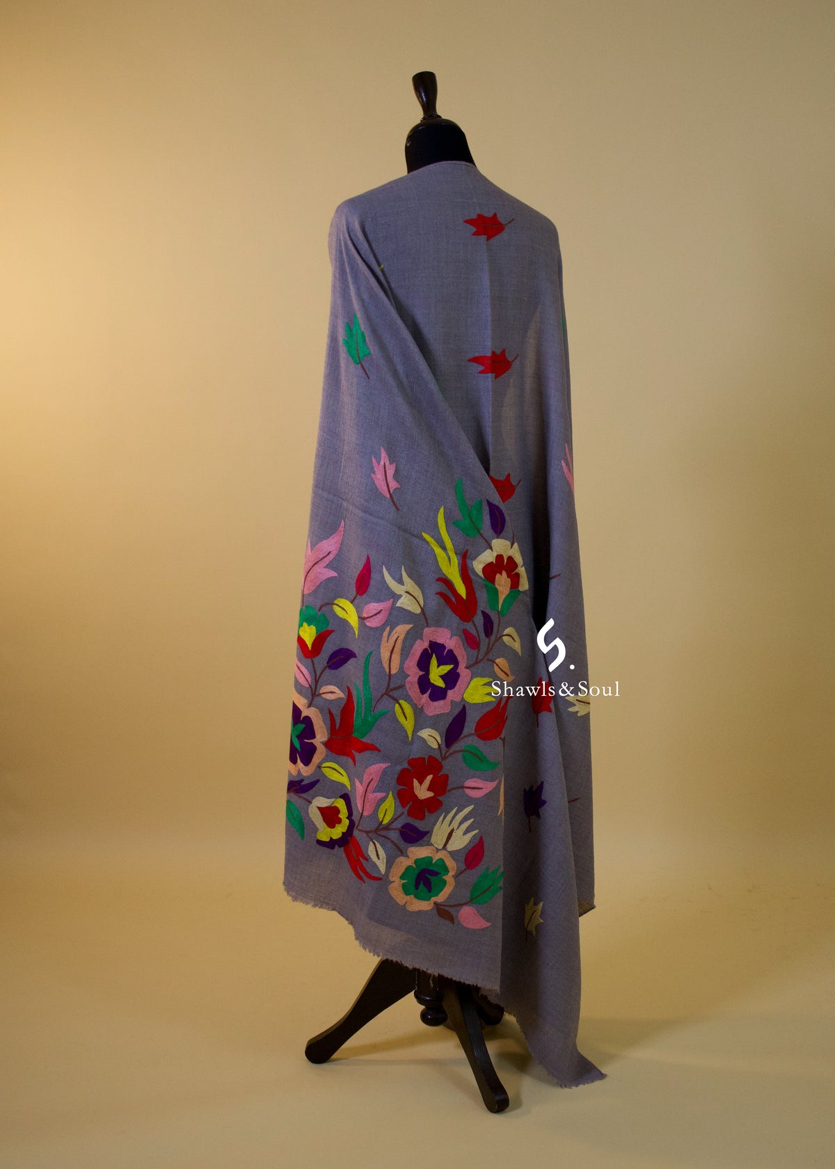 Aari Floral E