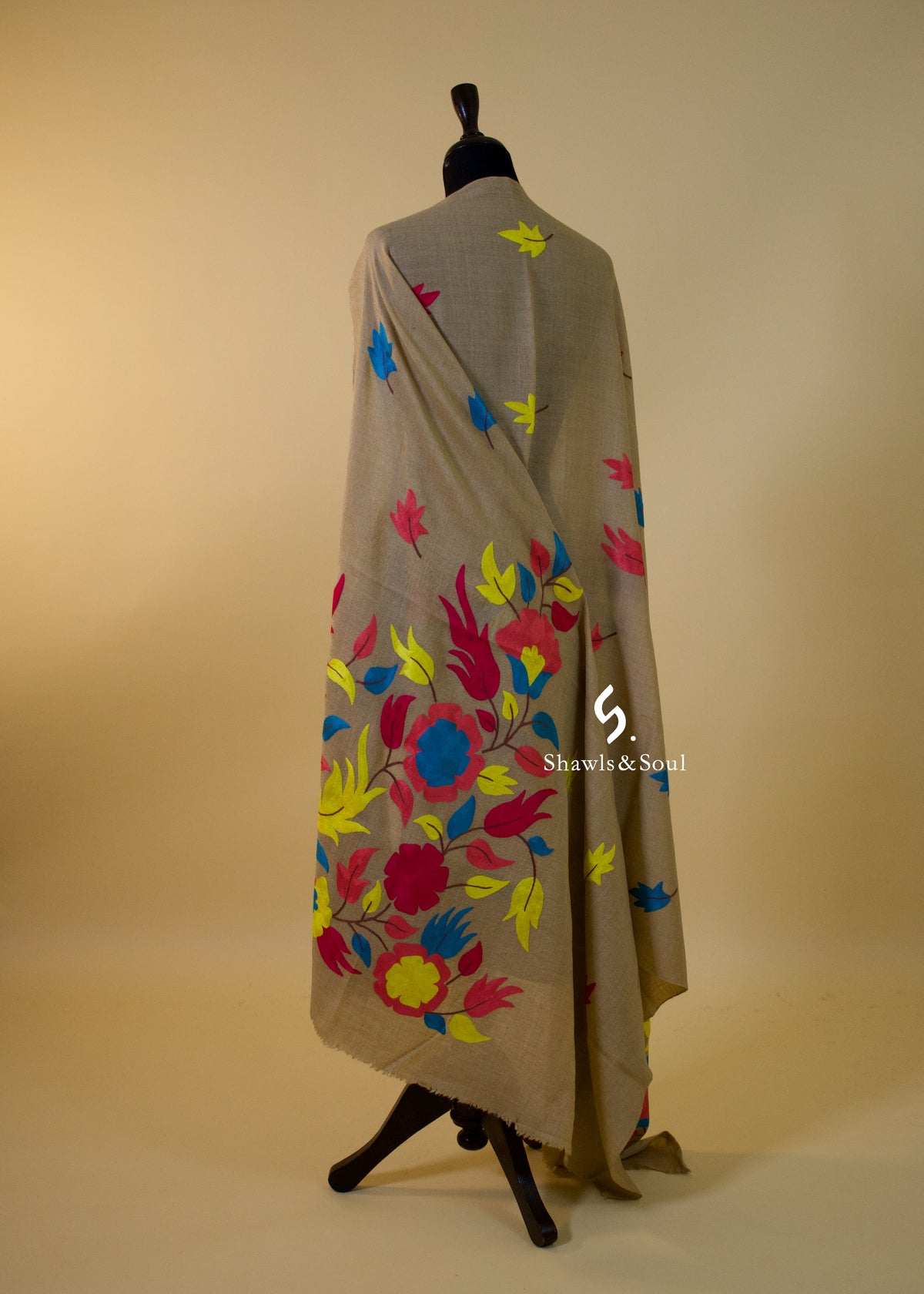 Aari Floral F